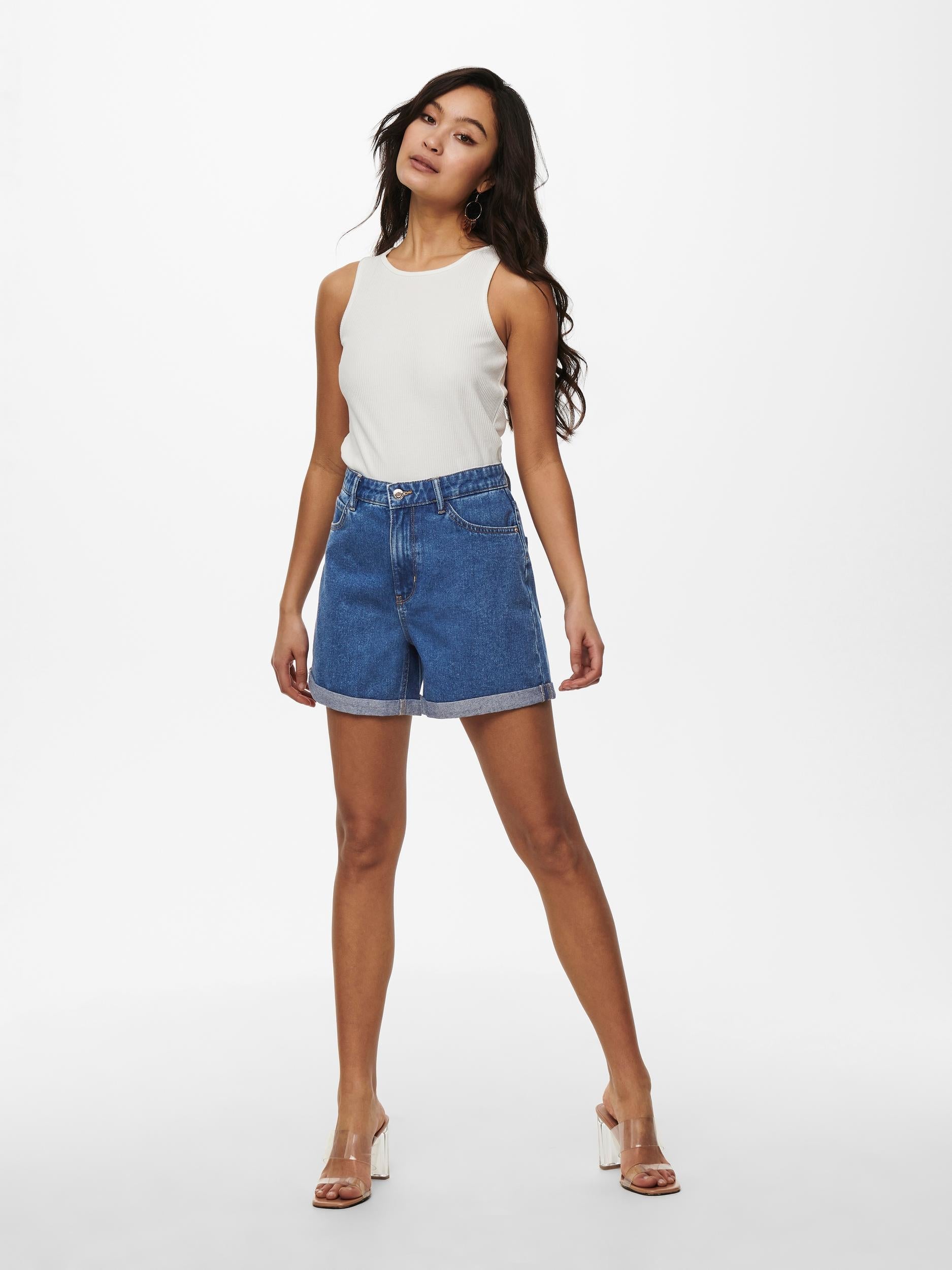 ONLY - SHORTS - VEGA HW MOM 15230571 - MEDIUM BLUE DENIM