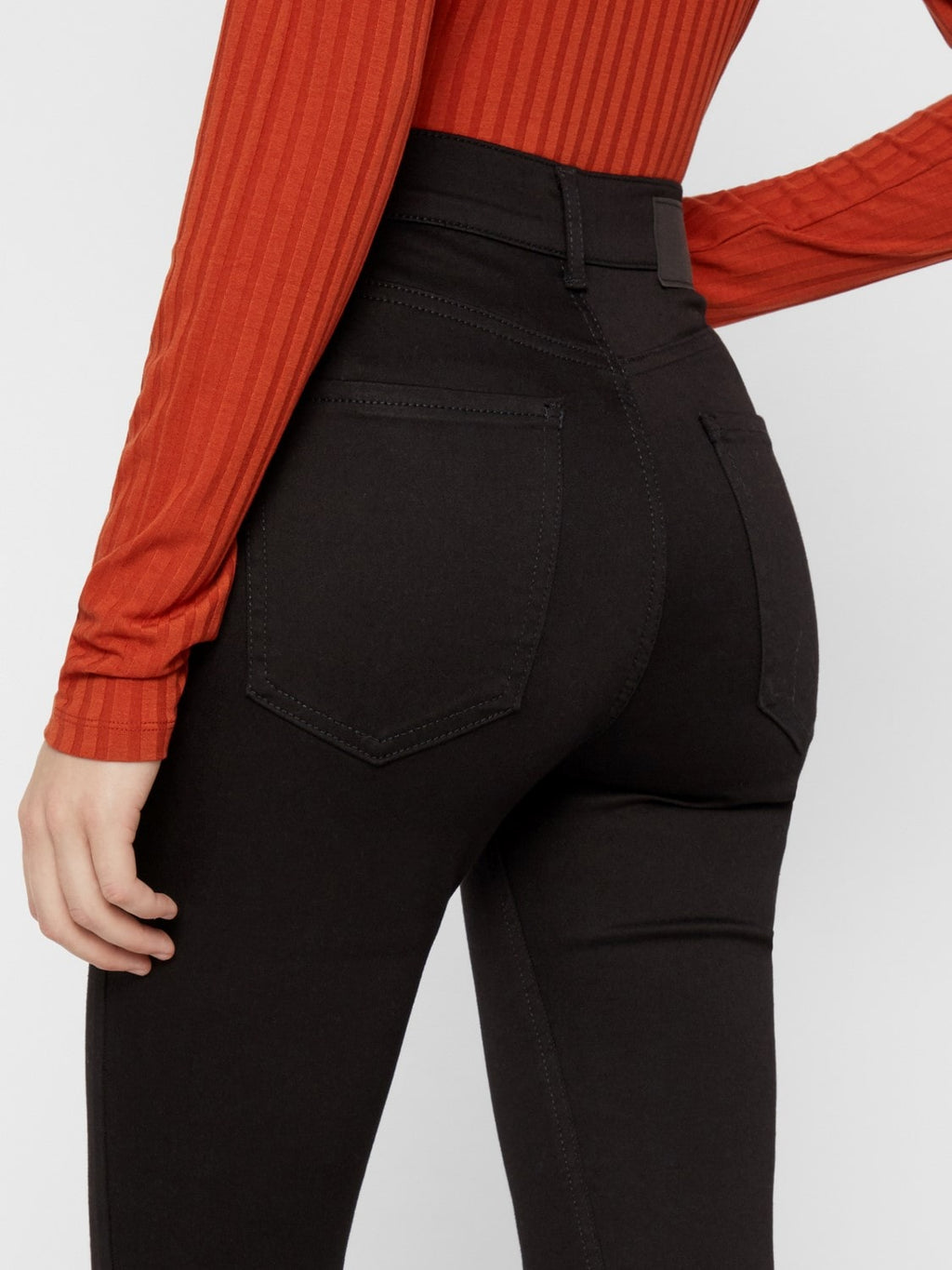 pieces-nora-ankle-jeans.jpg